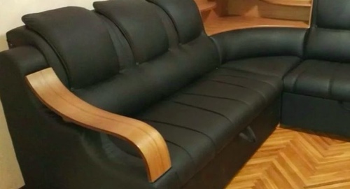 Перетяжка кожаного дивана.  Ватутинки 